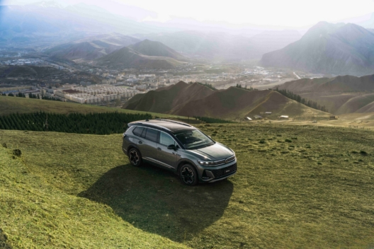 语音控制400+功能！全新揽境智能座舱颠覆传统交互模式(图1)