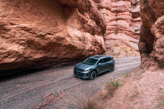 语音控制400+功能！全新揽境智能座舱颠覆传统交互模式(图4)