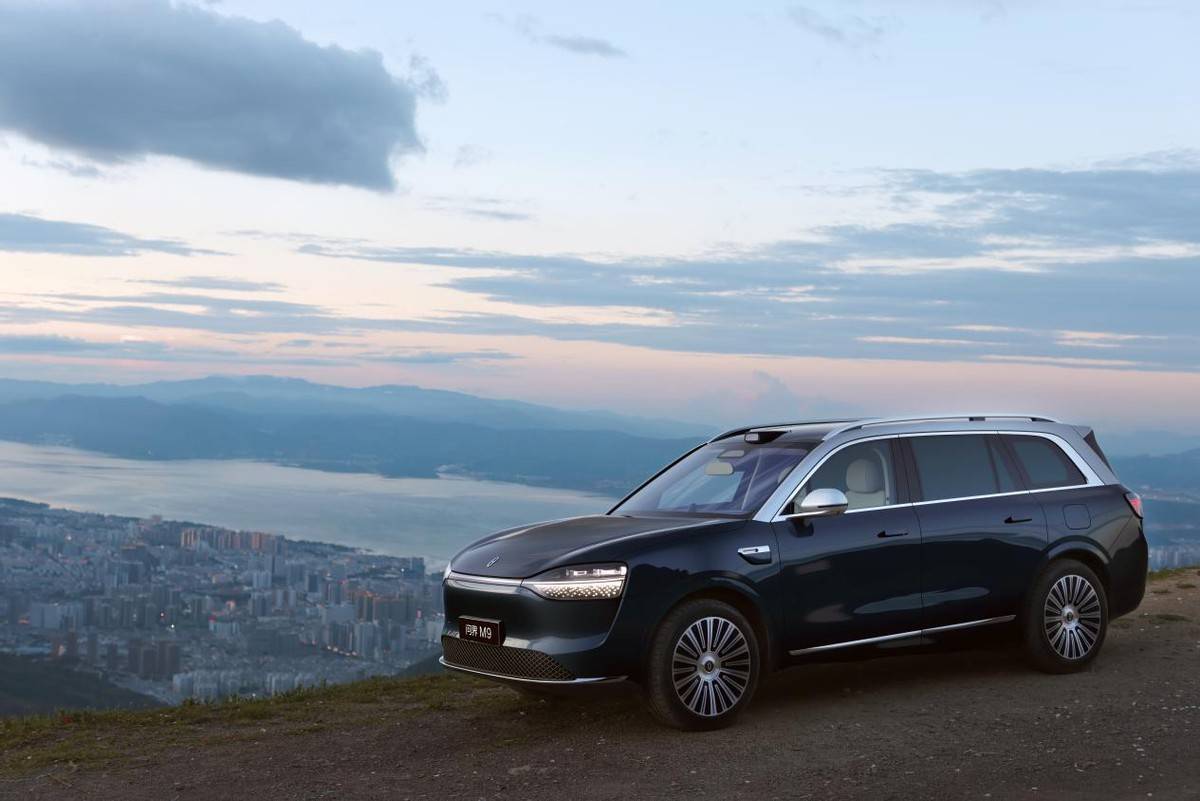 奢享全方位舒适感问界M9 2025款智能座舱领先一代(图1)