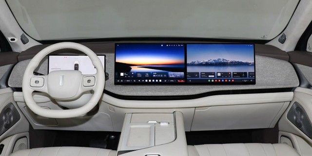 天枢智能座舱+新蓝鲸动力 长安第四代逸动上市(图1)