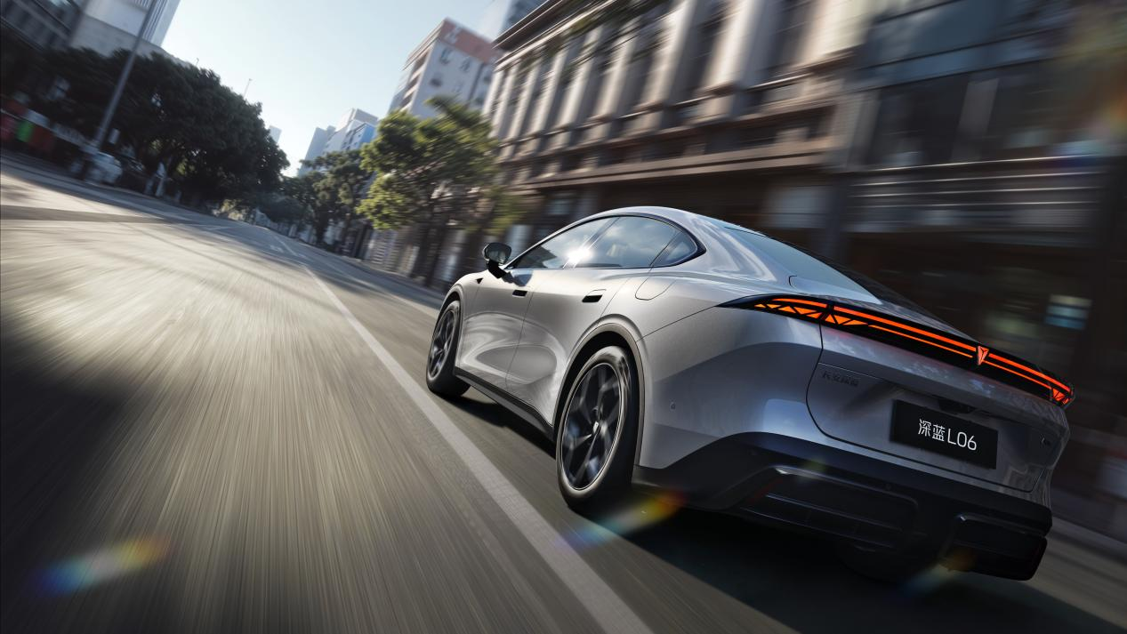 深蓝L06首发：磁流变悬架+3纳米车规级座舱芯片+端到端智能算法(图2)