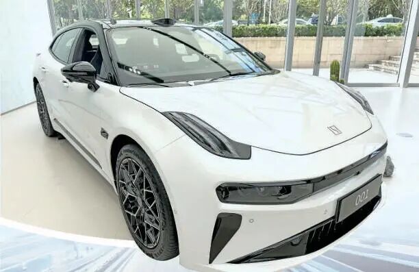 从2万元狂降至千元！激光雷达巨头赴港上市潮涌竞逐“智驾+机器人”双赛道｜人民智行(图1)