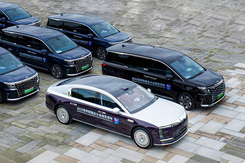 以创新智造引领产业升级新篇章 江淮汽车闪耀2025世界制造业大会(图4)