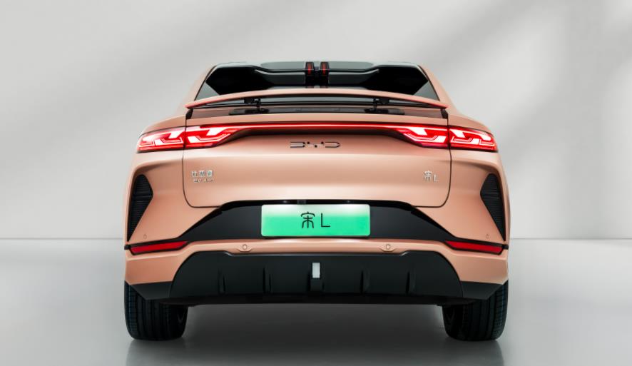 成都车展：比亚迪宋L配备CTB电池车身一体化技术扭转刚度超豪车(图3)