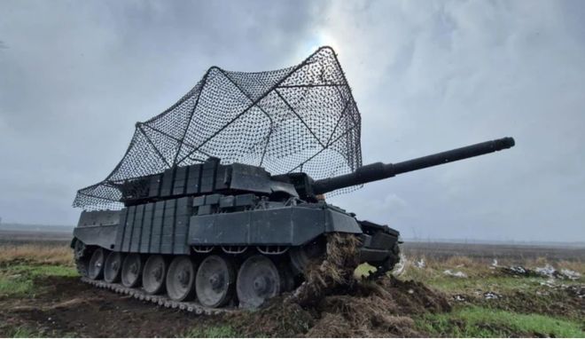 “座舱盖”防护系统是对“顶棚”的升级提高坦克防无人机能力(图8)