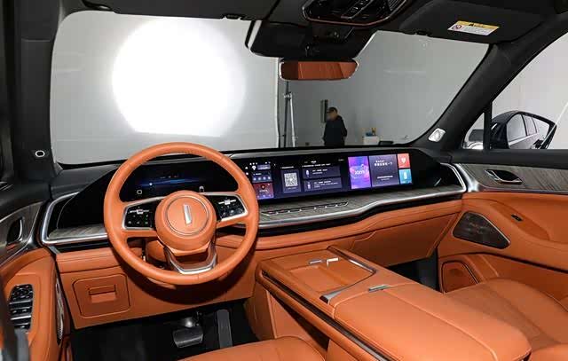 AutoOmni：智能座舱新物种让功能自由涌现(图1)