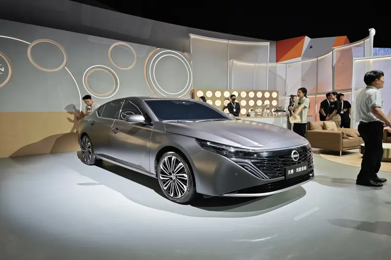 日产天籁PLUS首秀内饰大变样配鸿蒙5智能座舱行吗(图1)