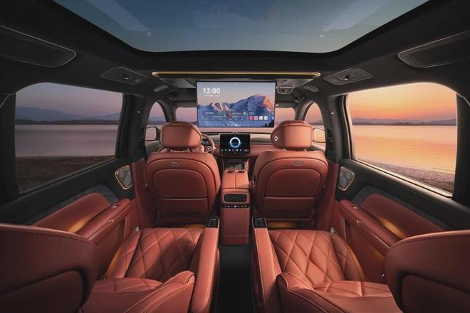 岚图泰山座舱首次亮相搭载AI座椅与鸿蒙语音系统(图4)