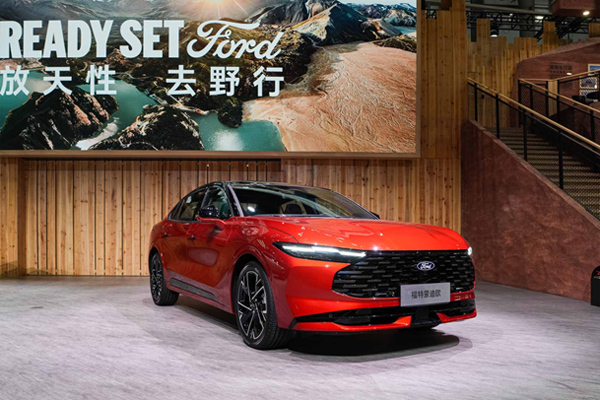 “放天性去野行”福特全明星阵容闪耀2025广州车展(图4)