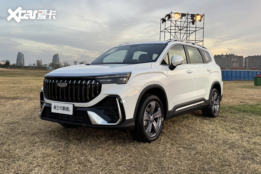 吉利第三代豪越L正式上市 限时价899万元起(图3)