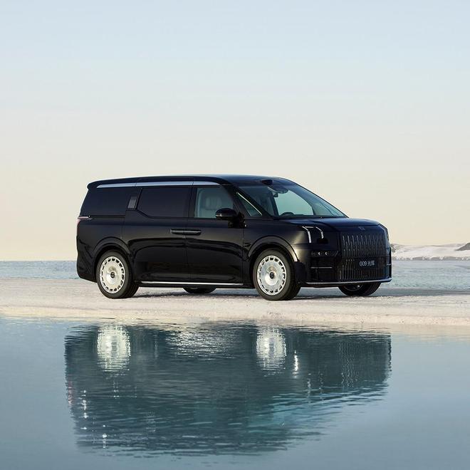 新能源智能座舱梯队：谁在引领未来出行？(图1)