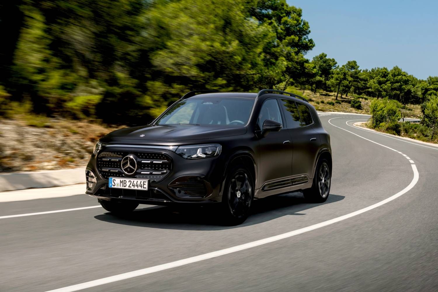 梅赛德斯-奔驰全新GLB发布 纯电版采用800V平台(图6)