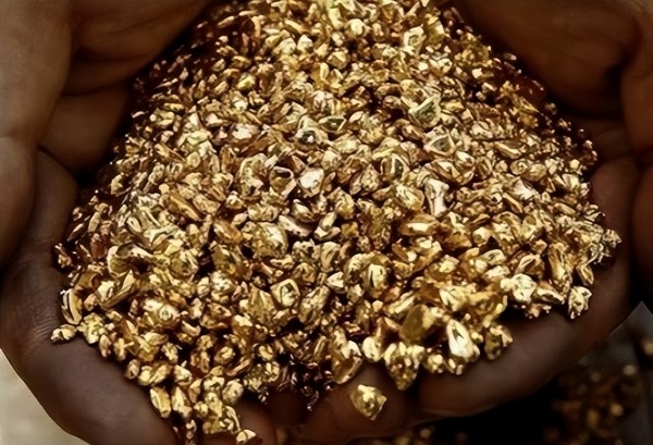 大批战略物资纷纷抵达中国港口西方世界嗅到了“不寻常”的味道(图8)