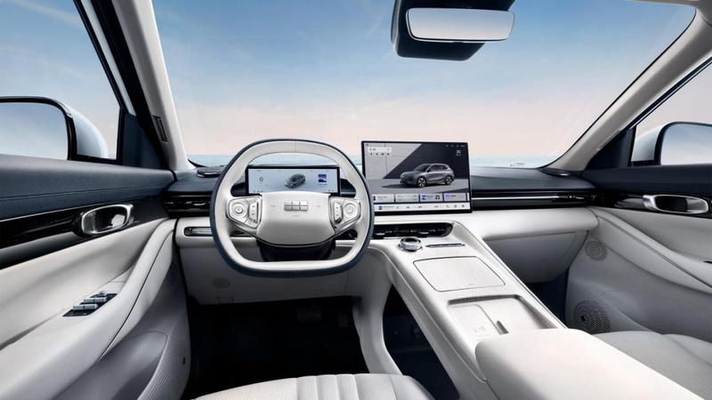 智能座舱的未来：告别应用堆砌迎接无感服务时代(图1)