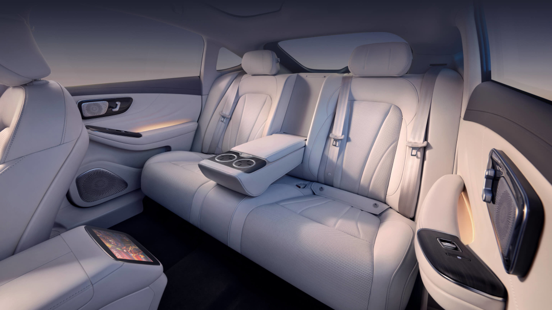 全新奥迪Q5L五屏联动座舱科技与温度并存(图1)