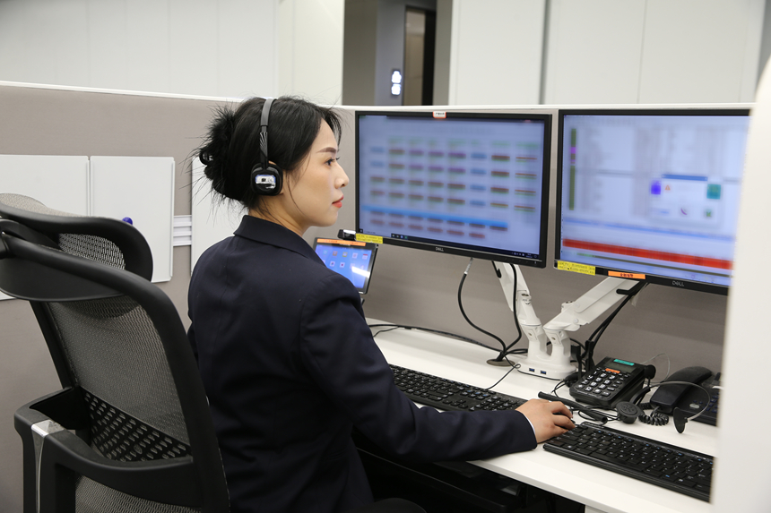 深圳110接警中心获全国“巾帼文明岗”称号(图1)