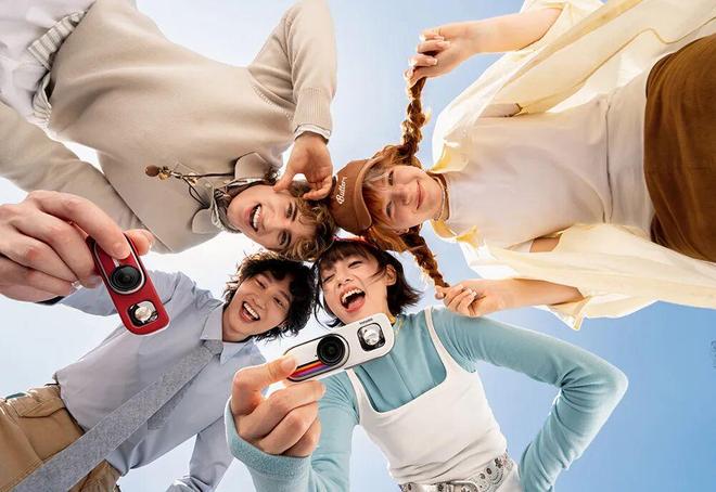 mini潮玩街拍相机！影石推出GO 3S复古玩家限定版(图1)