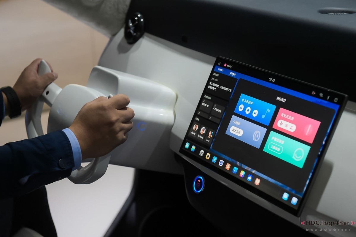 华为鸿蒙座舱HarmonySpace 6：AI助理与安全感知的未来(图1)